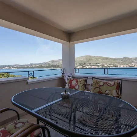 Novak Apartment *