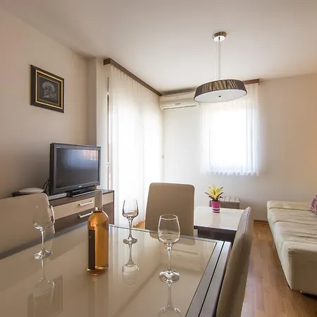 Novak Apartment *